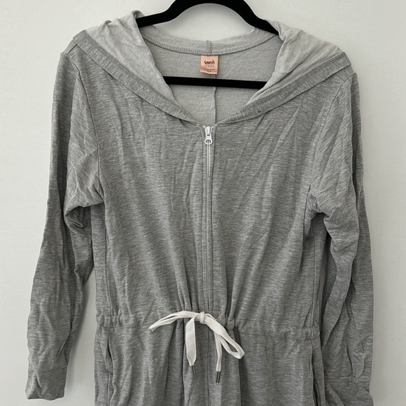 Smash + Tess Zip Up Romper - Picture 2 of 4